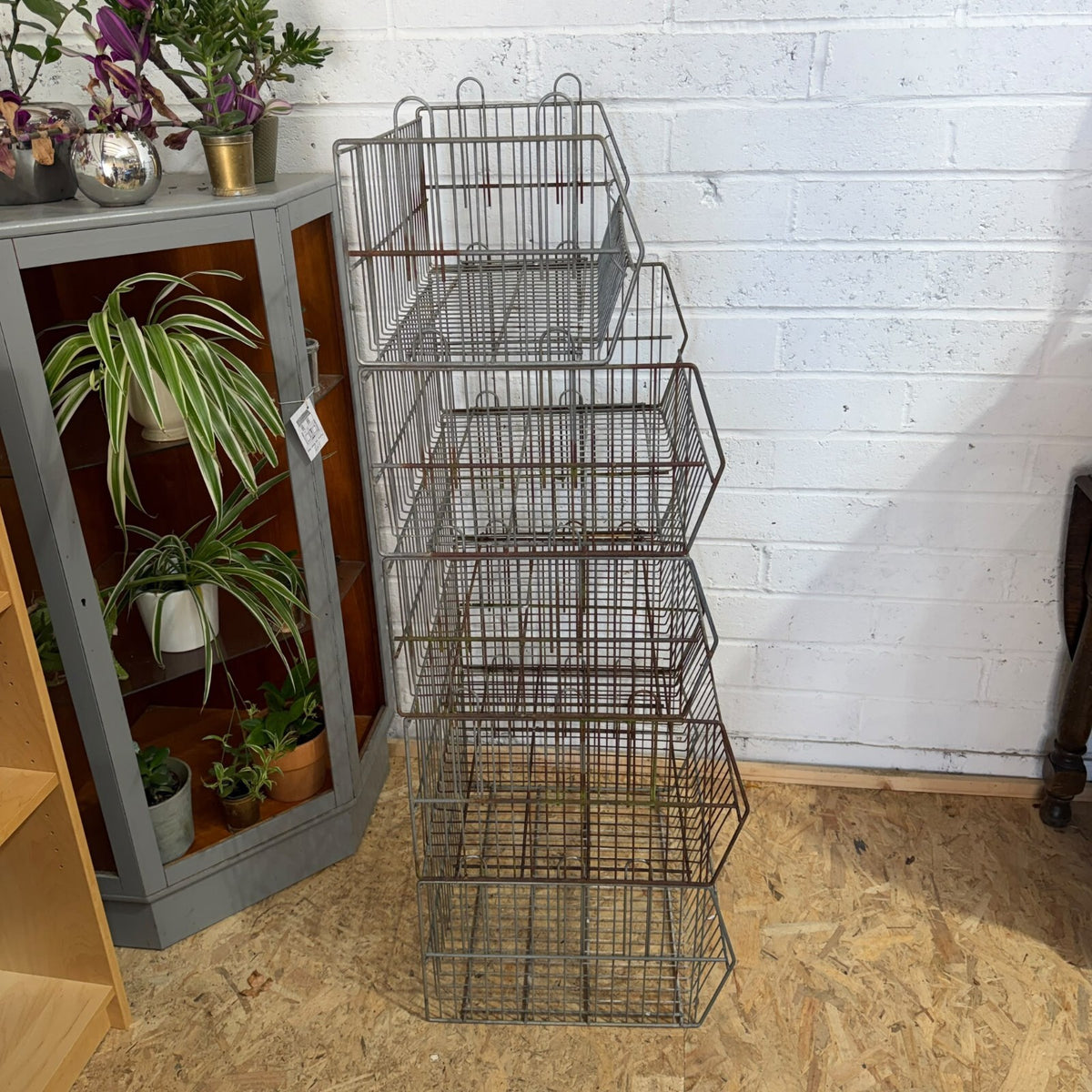 Rustic Graduated Wire Metal Stacking Open Basket Shelving Rack Unit 5 Baskets