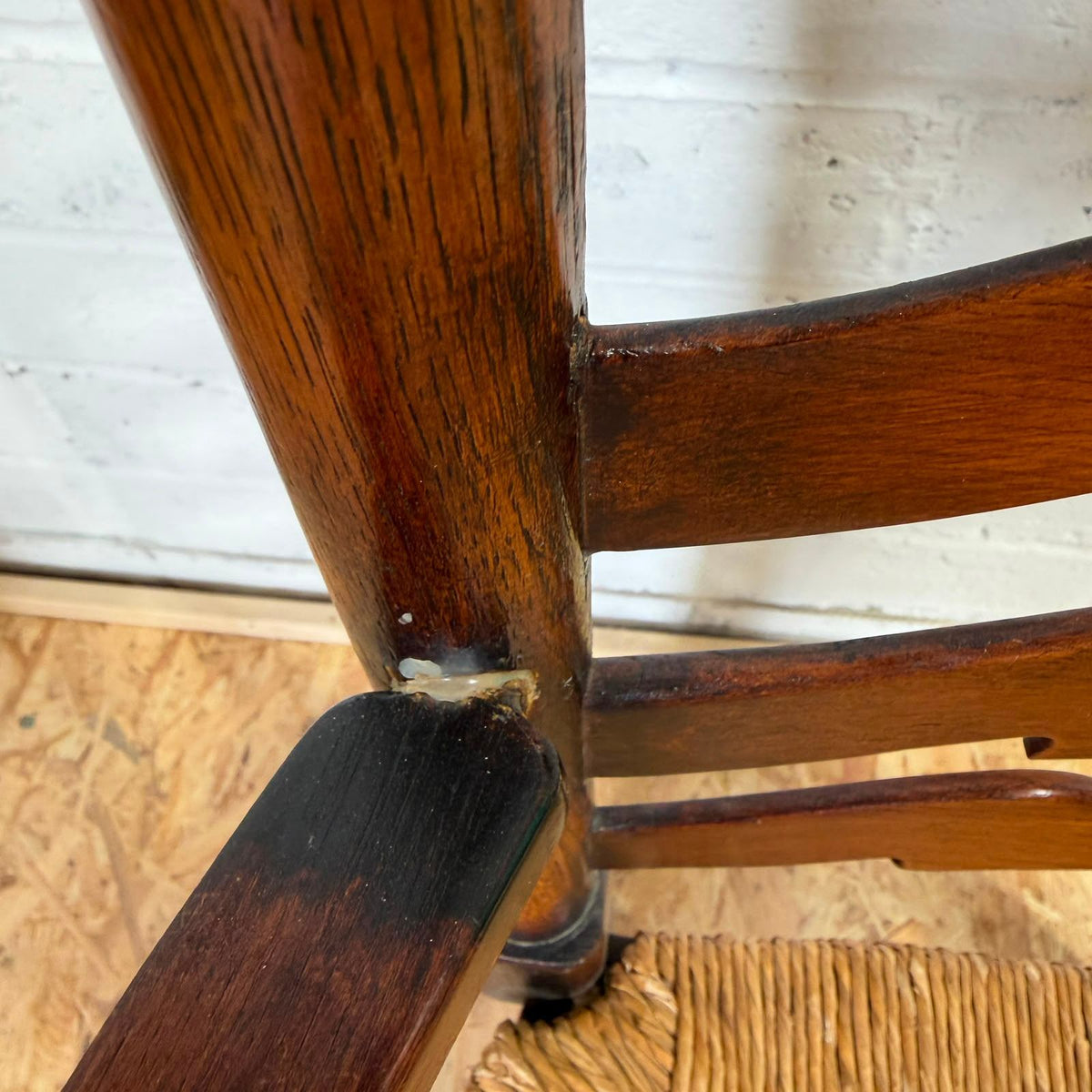 Vintage Pair Rush Seats Ladder Back Carver Dining Chairs Turned Legs