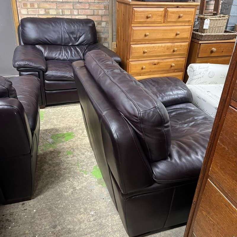 Pair Matching Large Leather Armchairs Dark Chocolate Colour Wide Arms Preloved