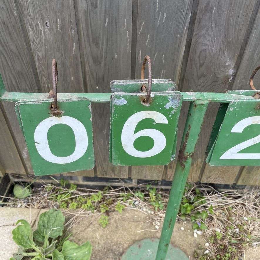 Vintage Crown Green Bowling Scoreboard Metal Frame Calendar Garden House Numbers