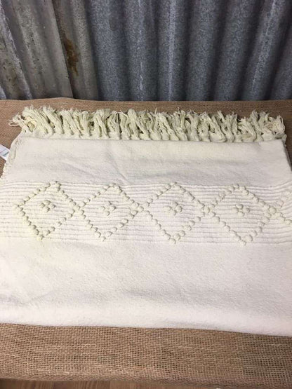 Vintage Pale Yellow &amp; Cream Throw Raised Pattern &amp; Tassels Dunelm