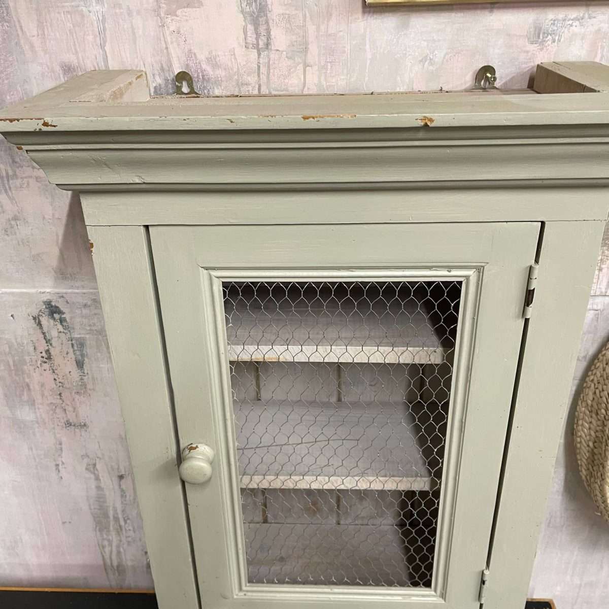 Painted Shabby Chic Kitchen Wall Cupboard 2 Shelves Chicken Wire Door
