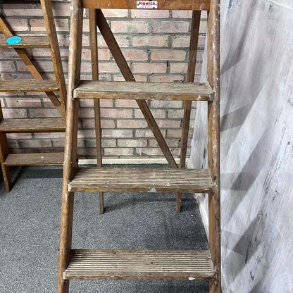 Vintage Pioneer 5 Rung Stepladder Chrome Support Top Platform Sturdy