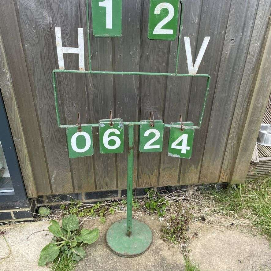 Vintage Crown Green Bowling Scoreboard Metal Frame Calendar Garden House Numbers