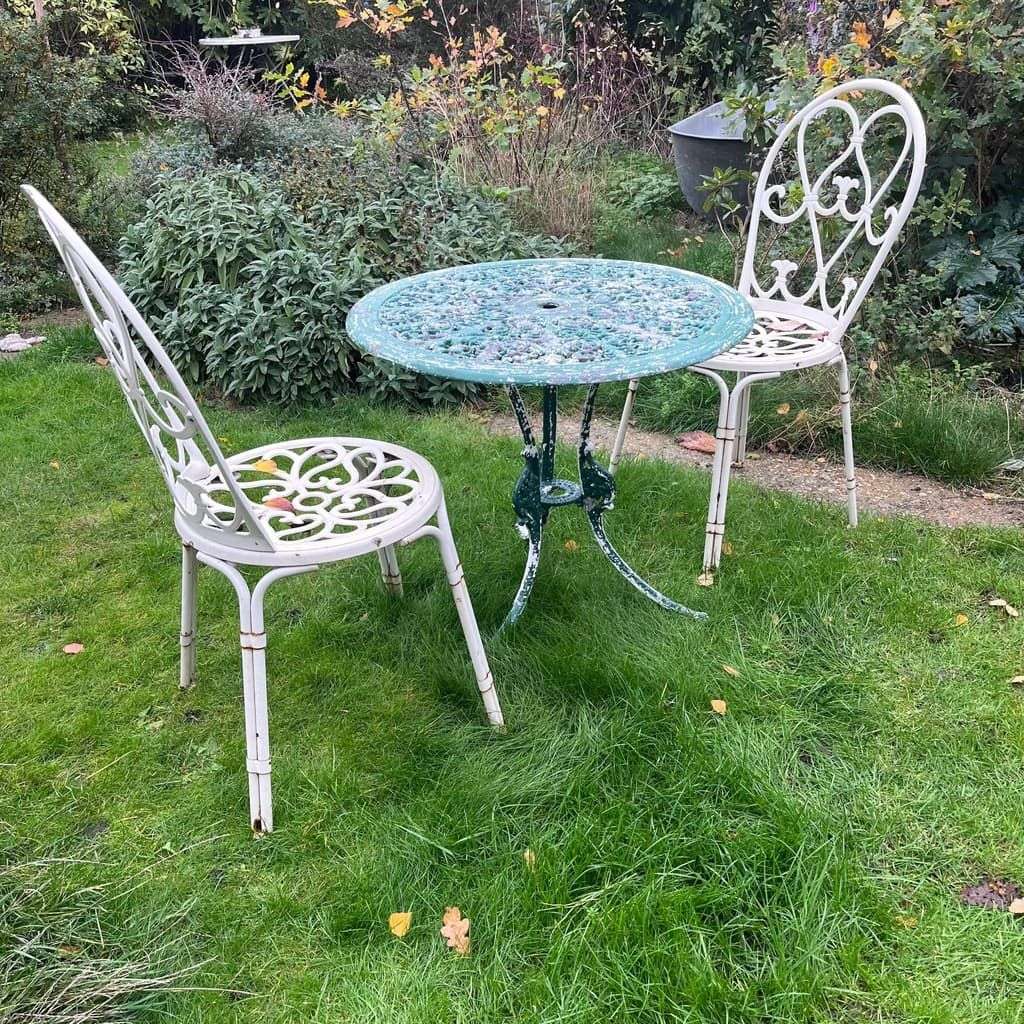 Vintage Metal Garden Table &amp; 2 Chairs Ornate Seats Patio