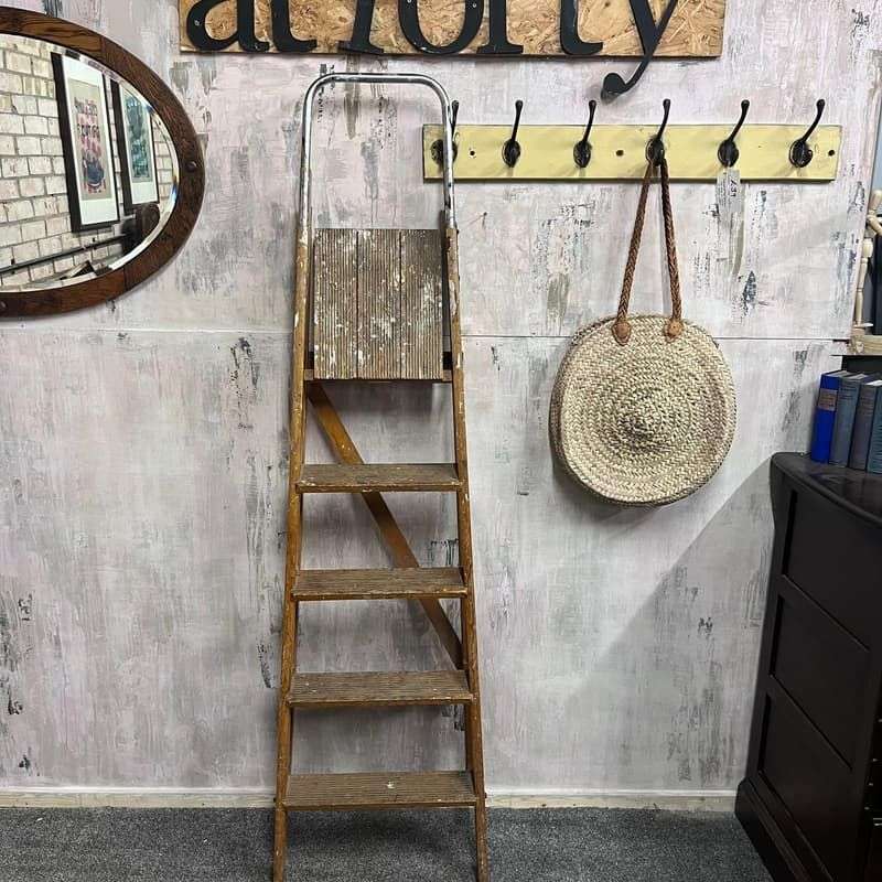 Vintage Pioneer Stepladder Set of 4 Treads With Platform