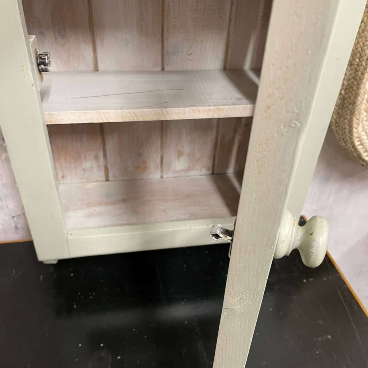 Painted Shabby Chic Kitchen Wall Cupboard 2 Shelves Chicken Wire Door