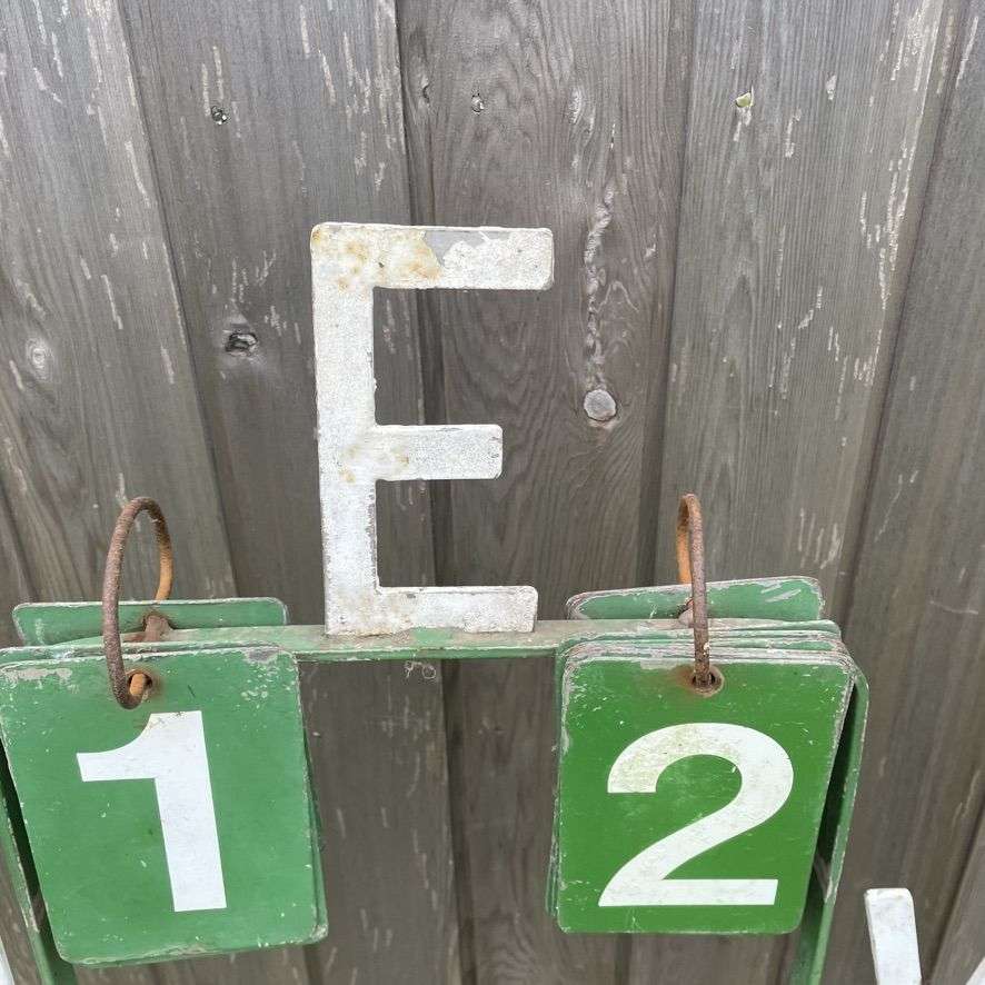 Vintage Crown Green Bowling Scoreboard Metal Frame Calendar Garden House Numbers