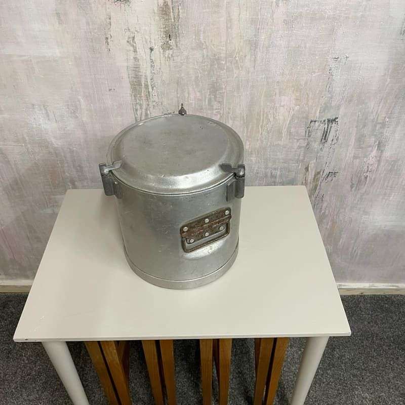 1950 Grundy Teddington Insulated Food Container Thermos Metal Handles