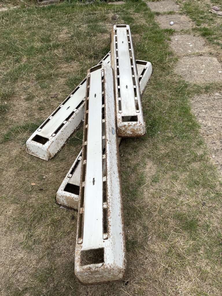 Benjamin Taskmaster Flurolier Industrial Lightshades Gallery Only Vintage 1960's