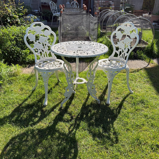 3 Piece Cast Aluminium White Bistro Set Table 2 Chairs Great Patina Rose Design