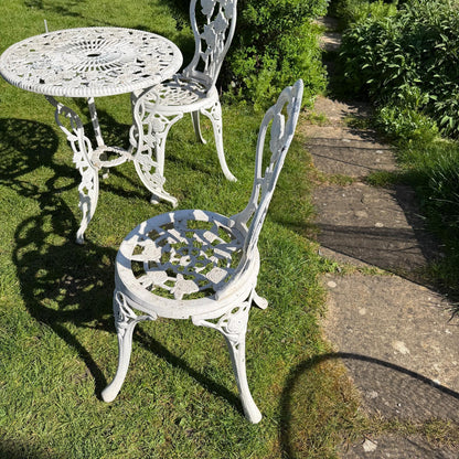 3 Piece Cast Aluminium White Bistro Set Table 2 Chairs Great Patina Rose Design