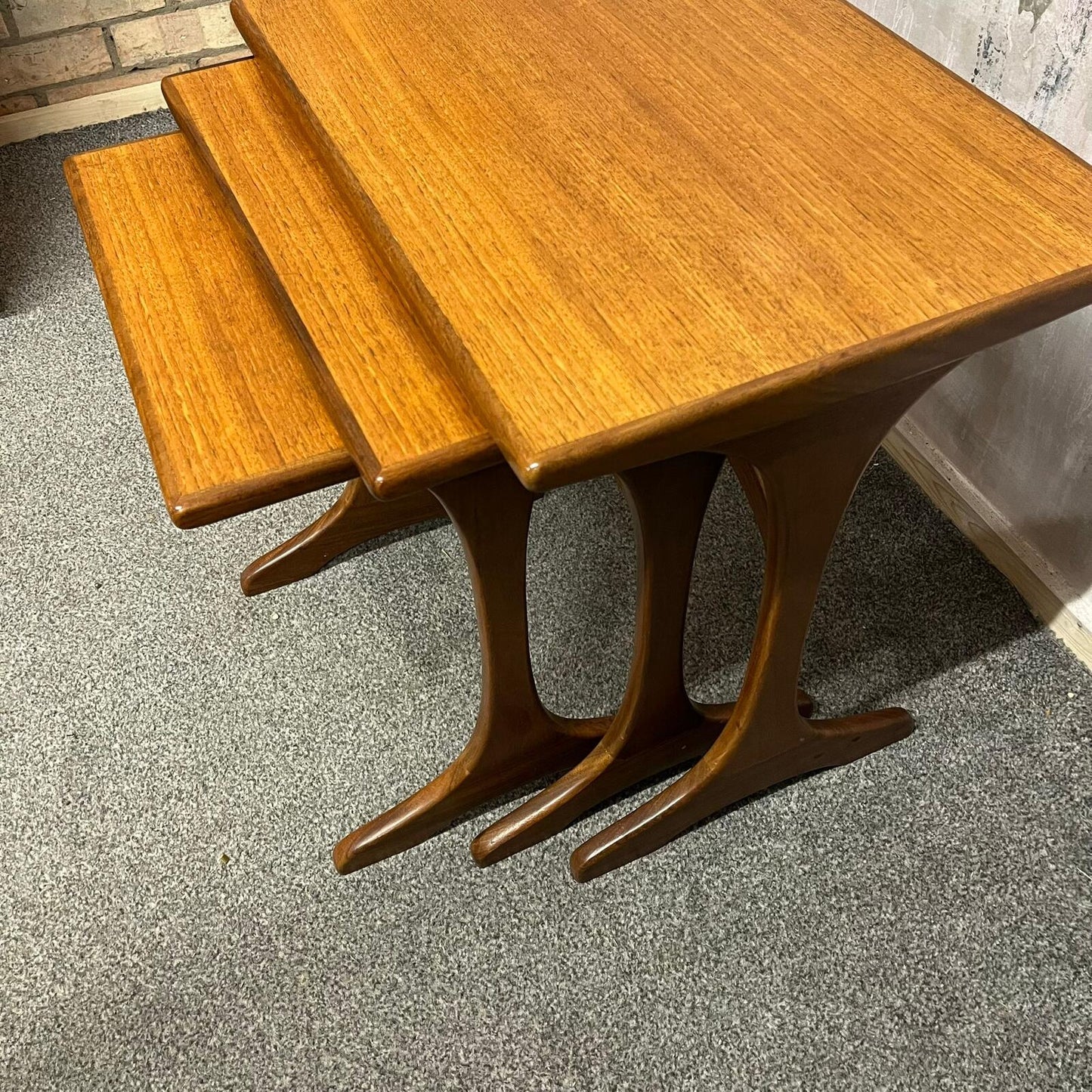 Mid Century Set Of 3 1960s/70s Teak Crossbanded Nest Of Tables Danish Style