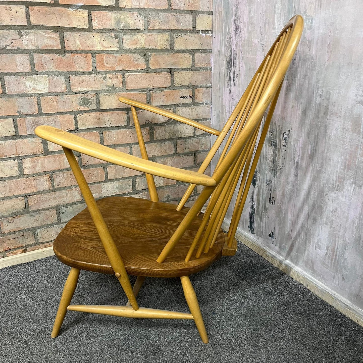Vintage Ercol Model 305 Windsor Armchair Solid Elm Seat Beech Back Blue Label