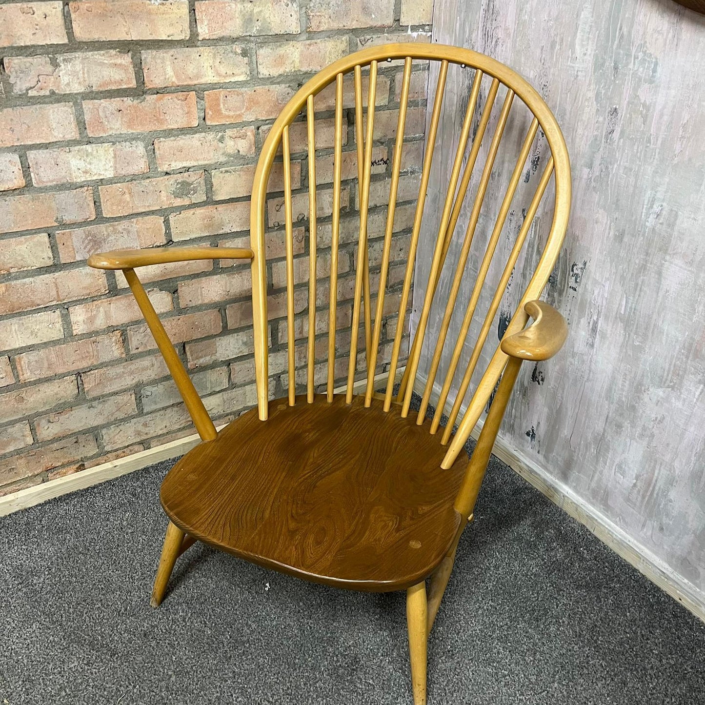 Vintage Ercol Model 305 Windsor Armchair Solid Elm Seat Beech Back Blue Label