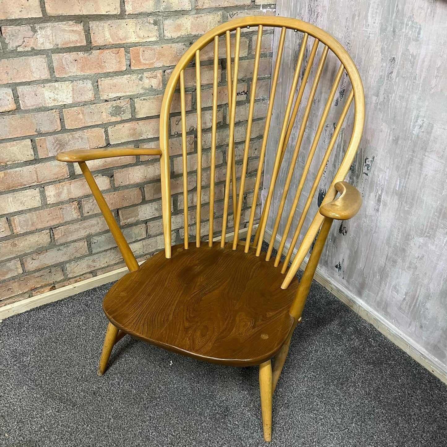 Vintage Ercol Model 305 Windsor Armchair Solid Elm Seat Beech Back Blue Label