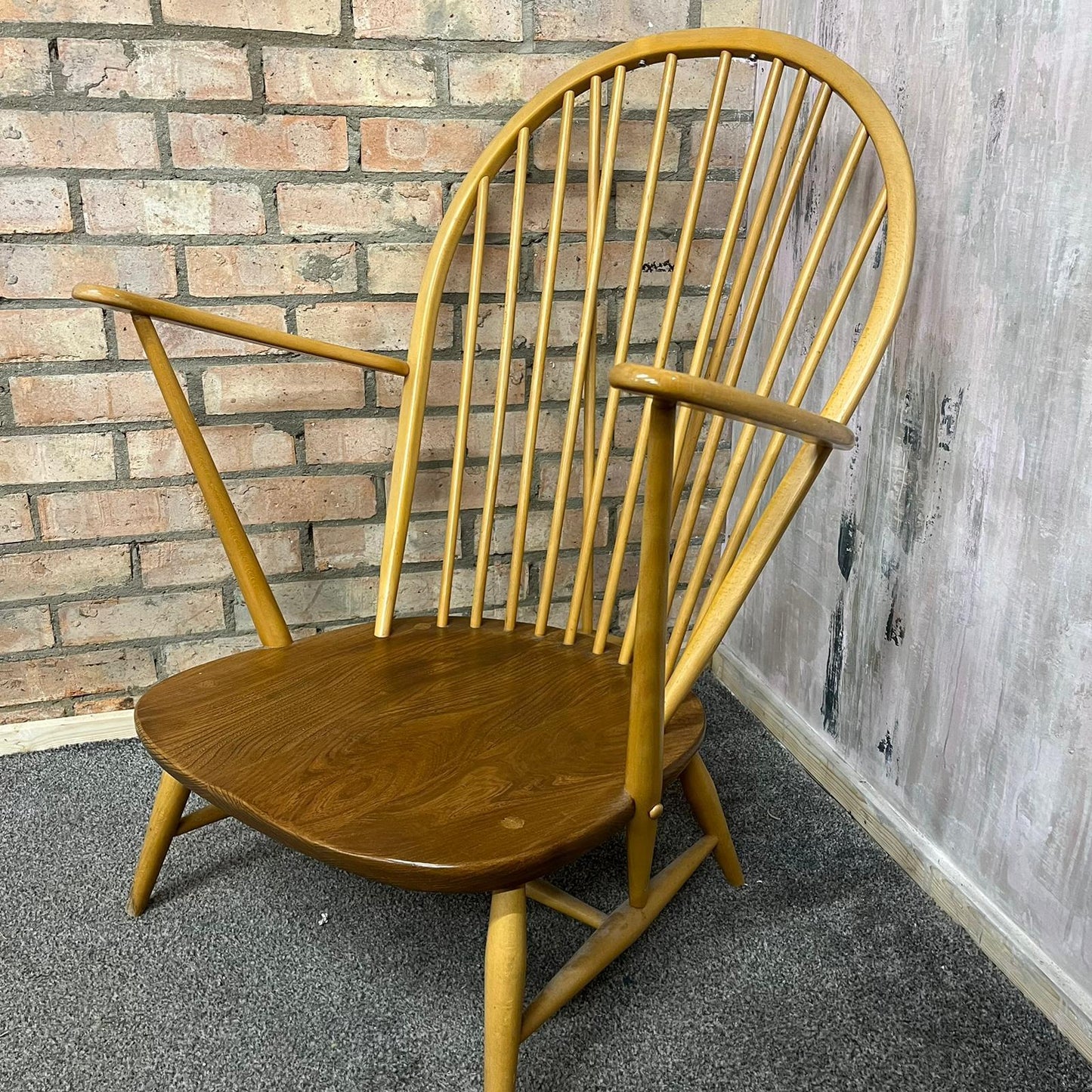 Vintage Ercol Model 305 Windsor Armchair Solid Elm Seat Beech Back Blue Label