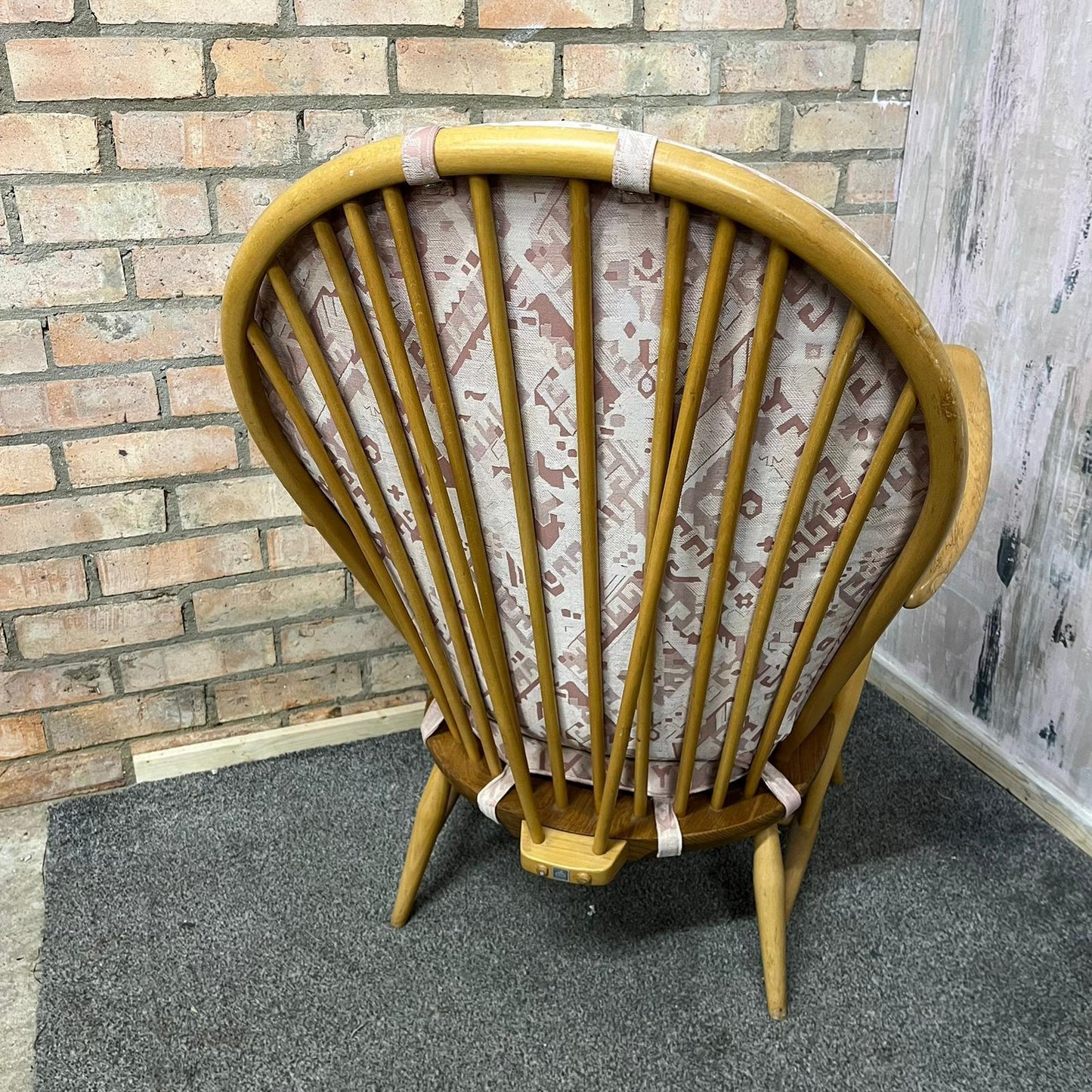 Vintage Ercol Model 305 Windsor Armchair Solid Elm Seat Beech Back Blue Label