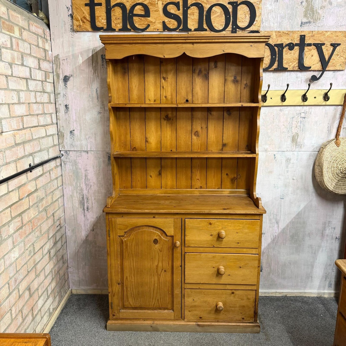 Rustic Farmhouse Pine Double Dresser Cupboard Drawers Dresser Top Plate Rack