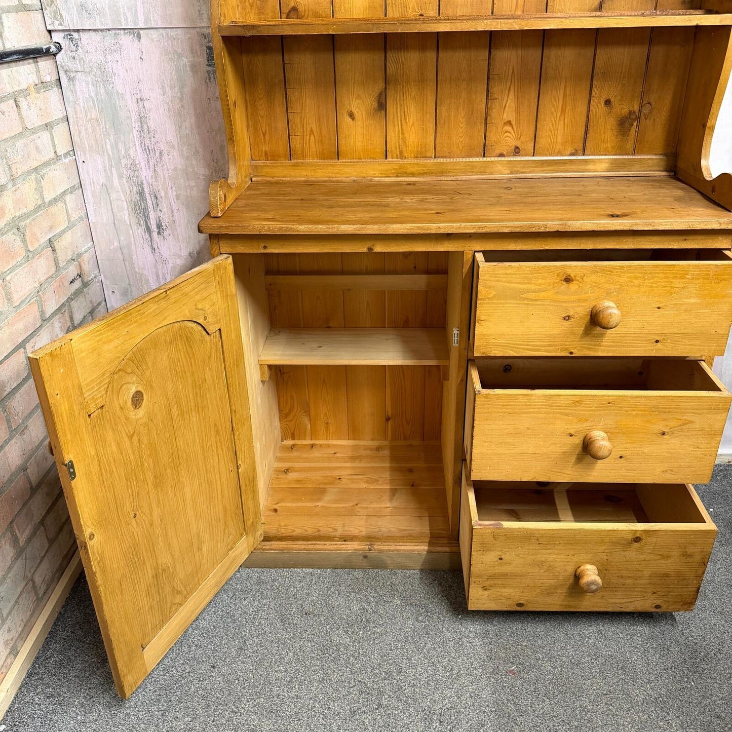 Rustic Farmhouse Pine Double Dresser Cupboard Drawers Dresser Top Plate Rack
