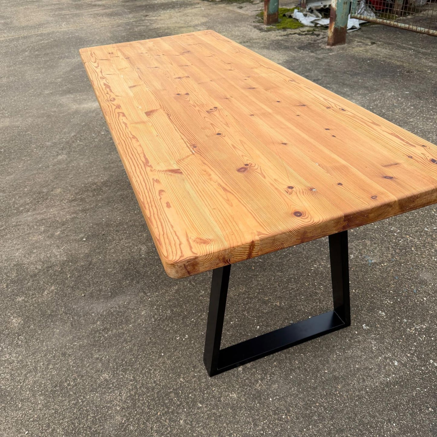 Reclaimed Pine Farmhouse Table Modern Trapezium Metal Industrial Legs Seats 6/8