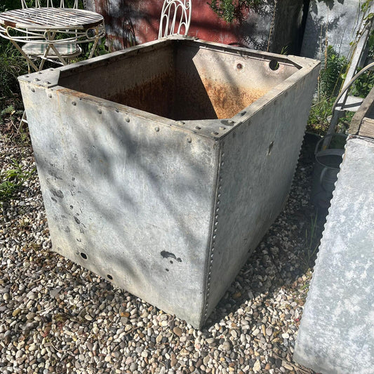 Galvanised Riveted Water Tank Industrial Rustic Garden Planter NOT Watertight