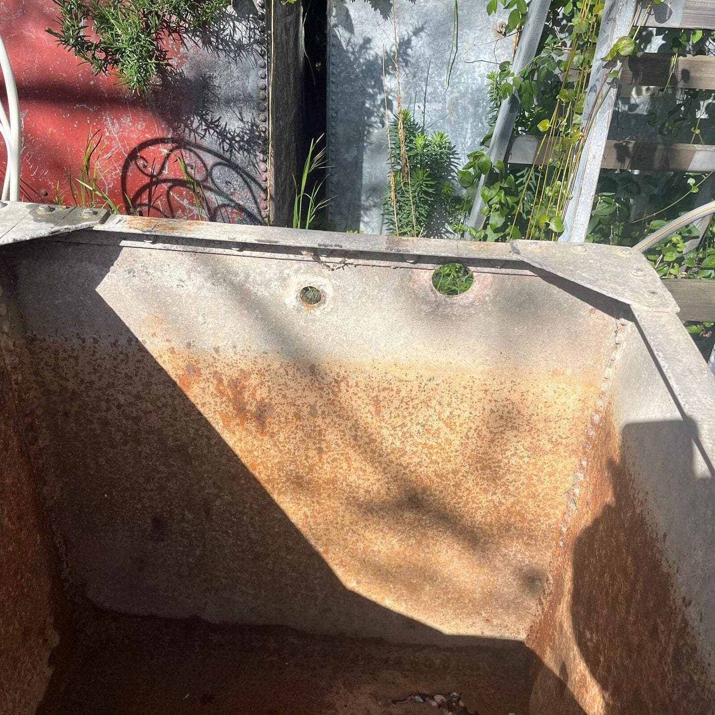 Galvanised Riveted Water Tank Industrial Rustic Garden Planter NOT Watertight