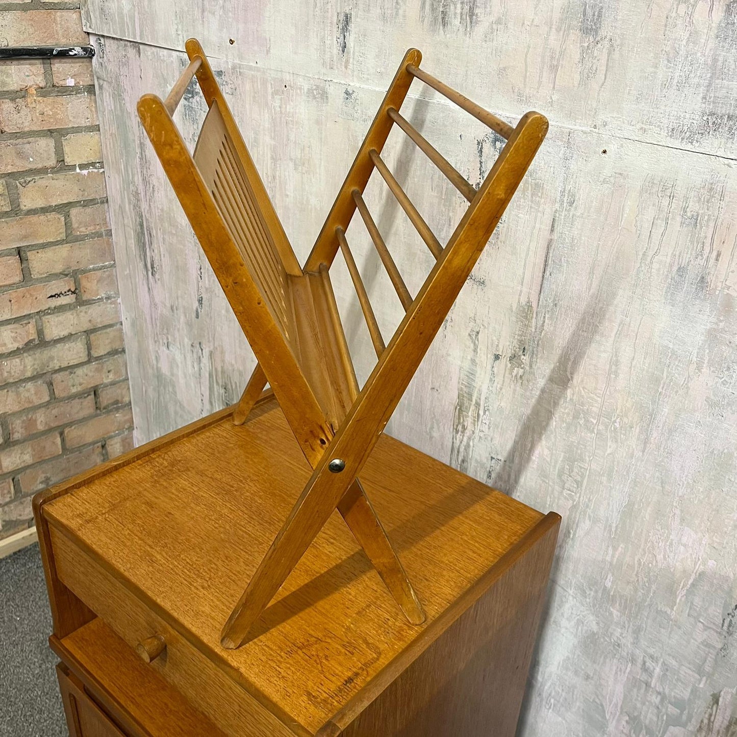 Mid Century Magazine Rack Cees Braakman For Pasloe 1950s/60s Folding Rack