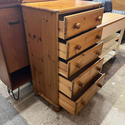 Pine Chest of 5 Drawers Knob Handles Ball Feet Gallery