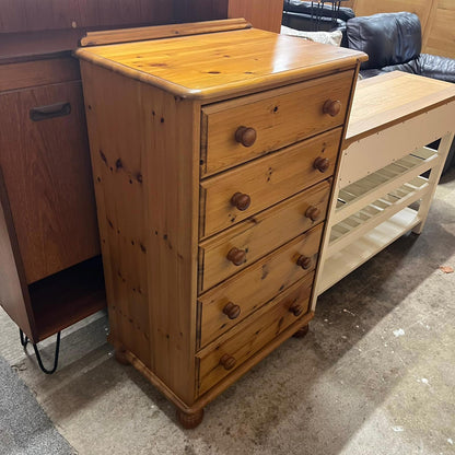 Pine Chest of 5 Drawers Knob Handles Ball Feet Gallery
