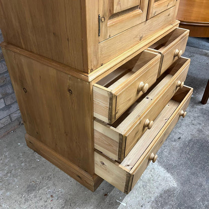 Solid Pine Double Wardrobe With 2 Over 2 Drawers Knob Handles Rail Breakdown