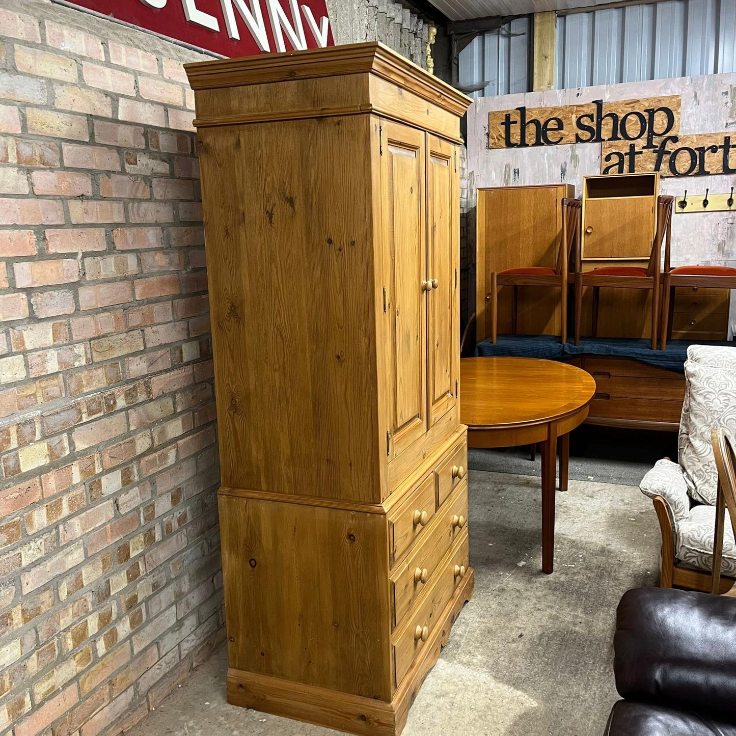 Solid Pine Double Wardrobe With 2 Over 2 Drawers Knob Handles Rail Breakdown