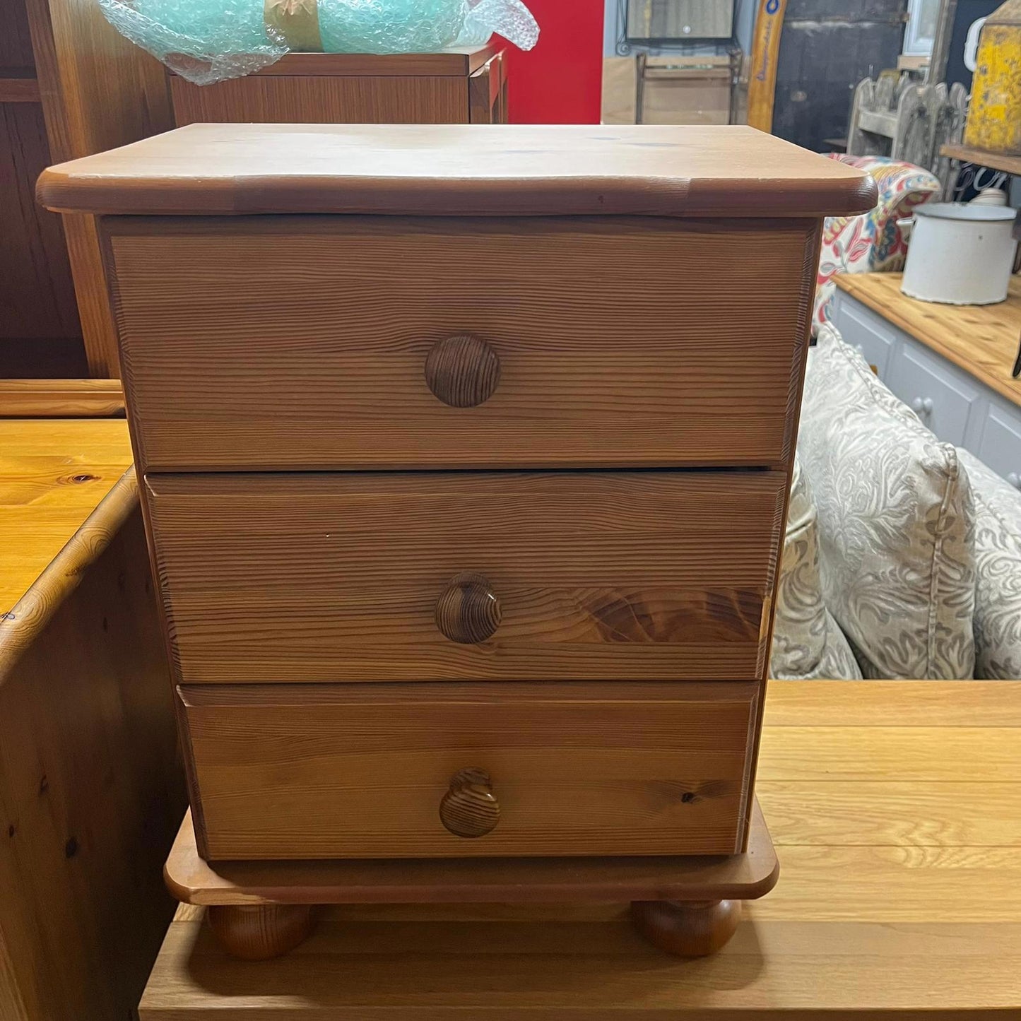 Pine Bedside Set of 3 Drawers Knob Handles Ball Feet