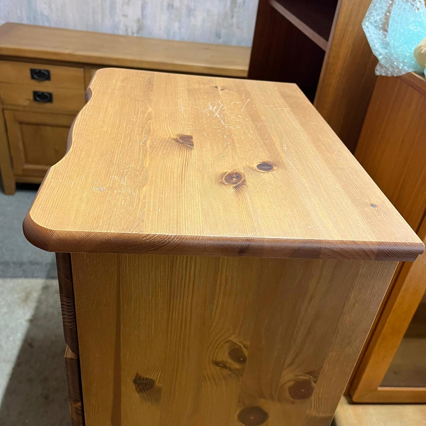 Pine Bedside Set of 3 Drawers Knob Handles Ball Feet