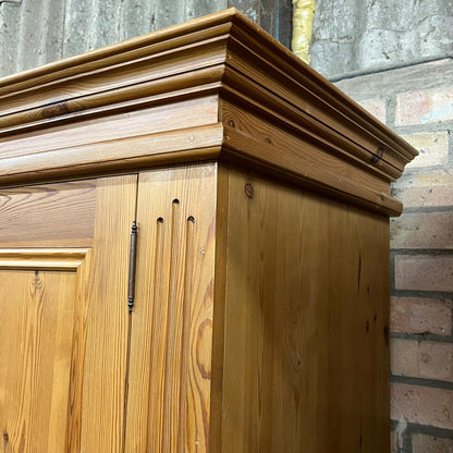 Solid Pine Triple Wardrobe With 3 Over 2 Drawers Mirror Hanging Rail Breakdown