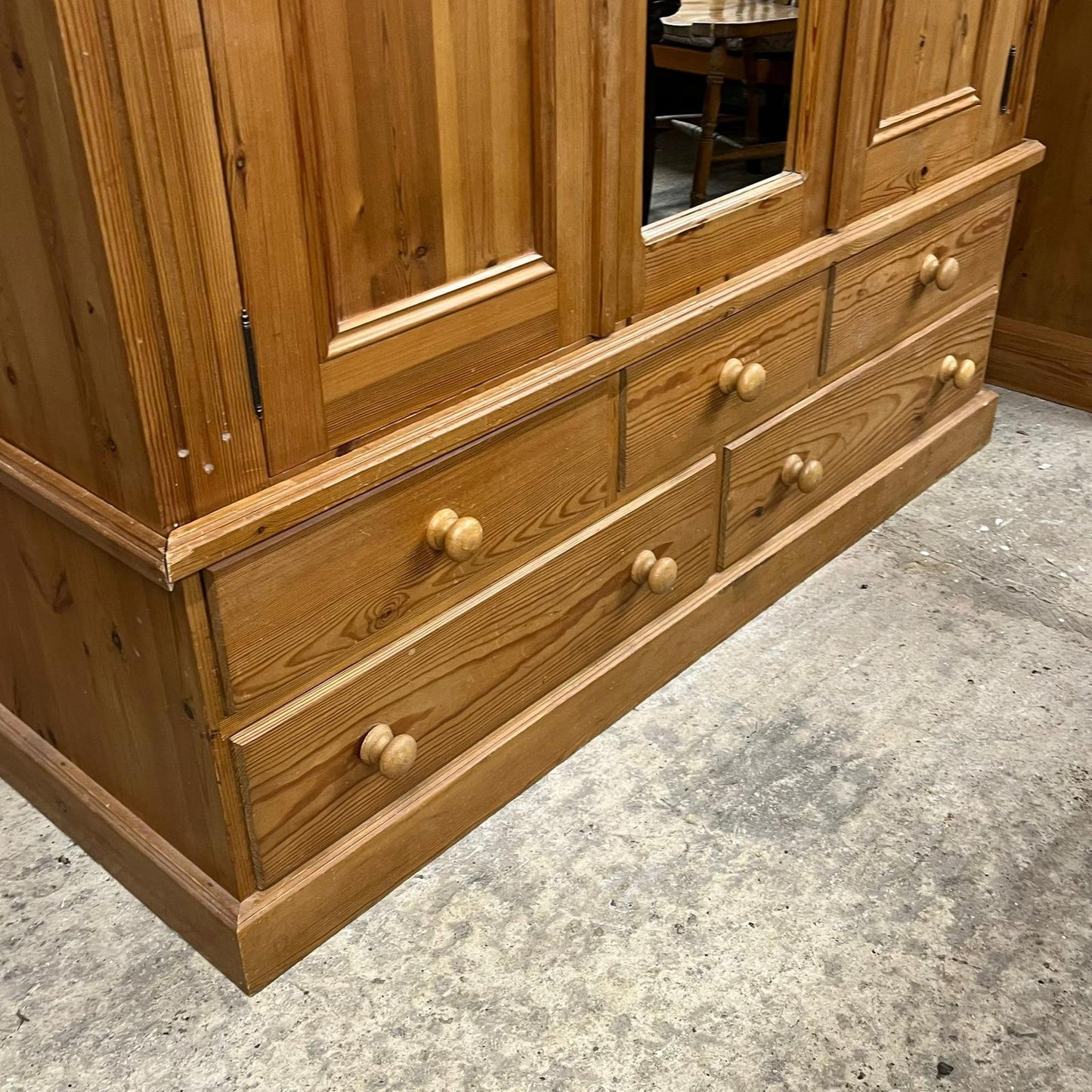 Solid Pine Triple Wardrobe With 3 Over 2 Drawers Mirror Hanging Rail Breakdown