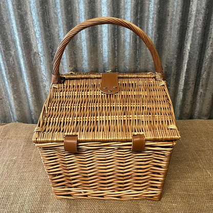 Regency Hamper Cotswold Luxury Woven Basket With Handle & Fastening