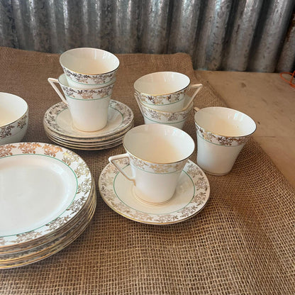Vintage Windsor 21pc Tea Set 6 Cups & Saucers, Milk Jug, Sugar Bowl 7 Plates