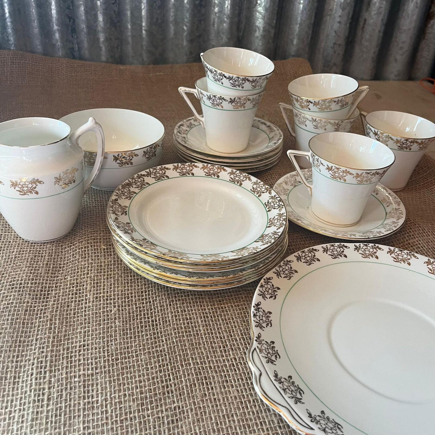 Vintage Windsor 21pc Tea Set 6 Cups & Saucers, Milk Jug, Sugar Bowl 7 Plates