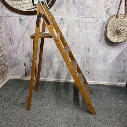 Vintage Pioneer Stepladder Set of 4 Treads With Platform