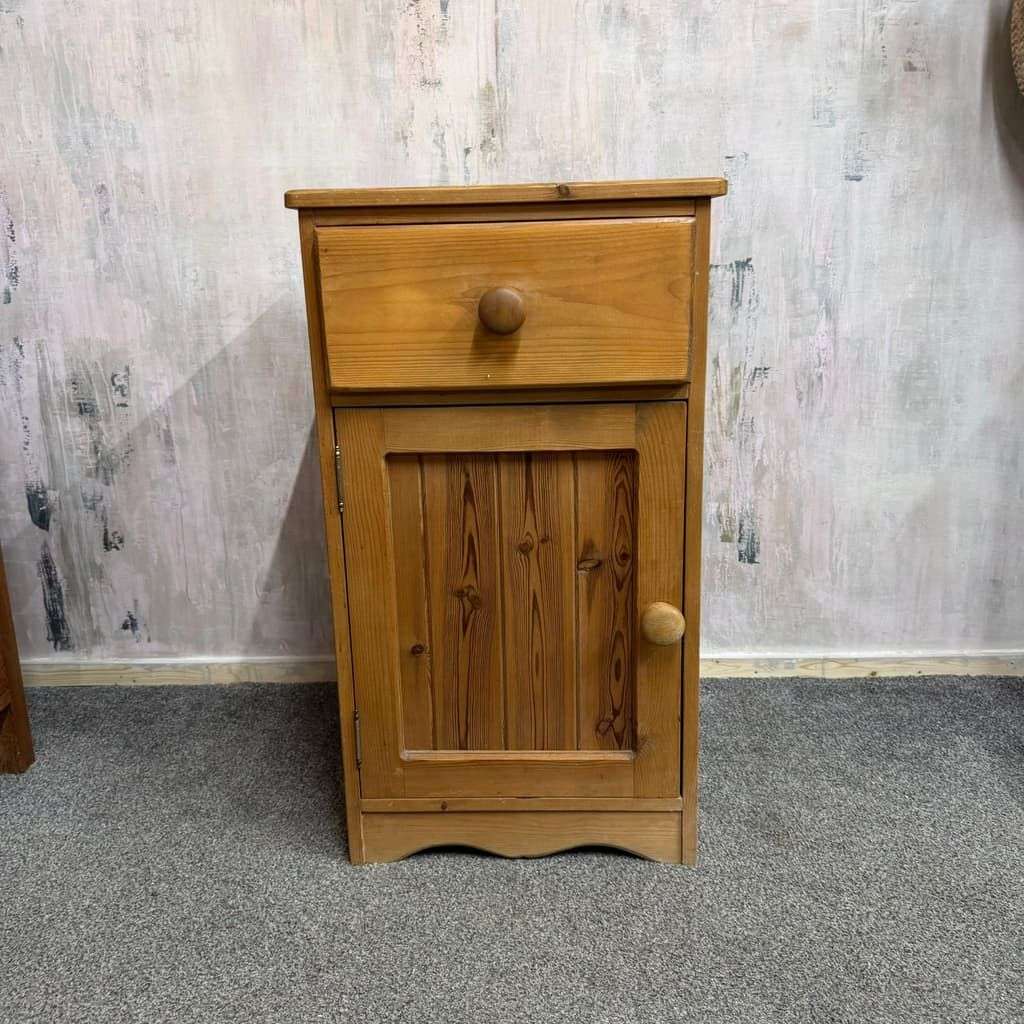 Pine Side Pot Cupboard Single Drawer Over Cupboard Knob Handles Scalloped Edge