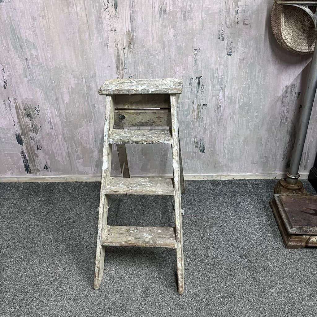 Vintage Painted Stepladder 3 Treads Platform Home Retail Prop