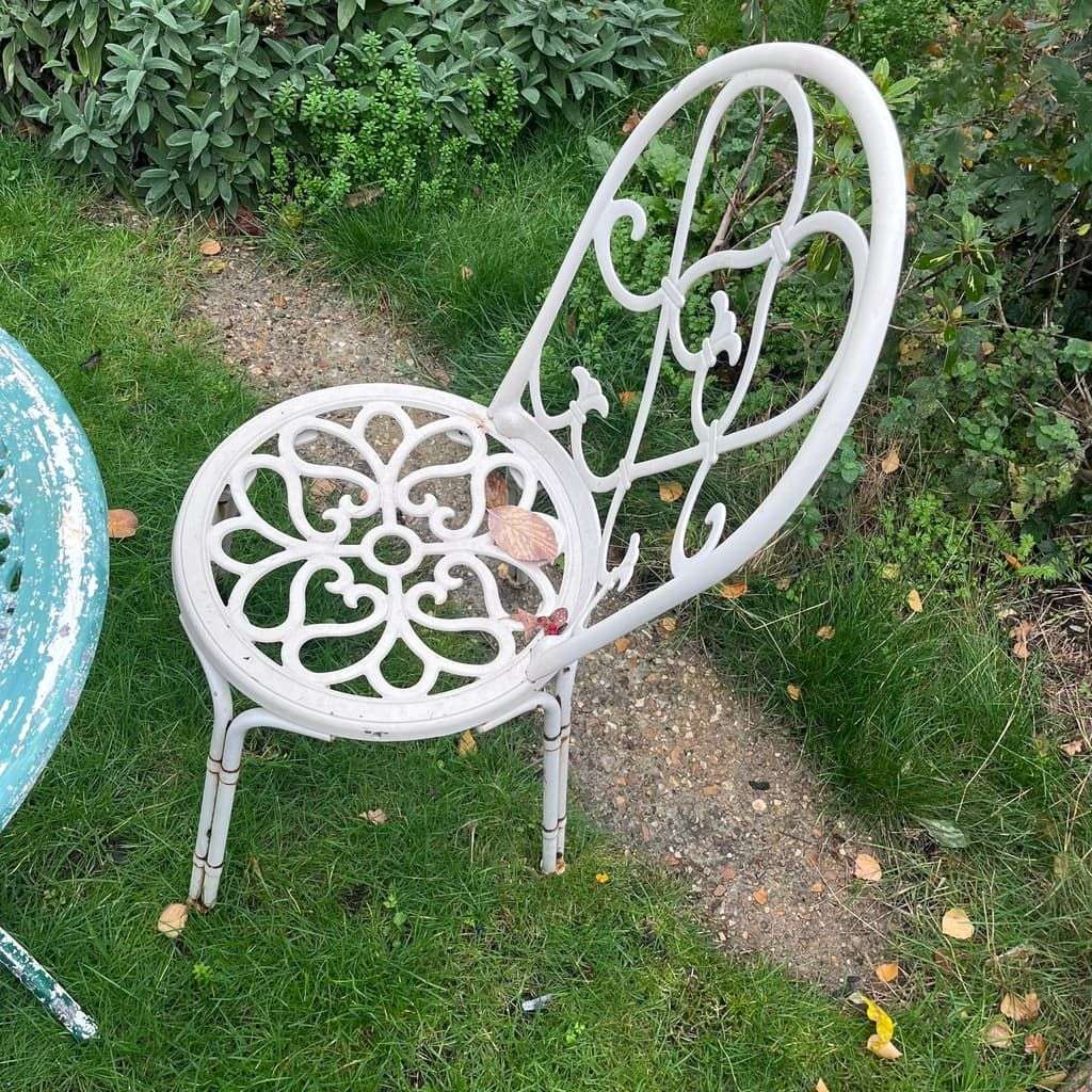 Vintage Metal Garden Table &amp; 2 Chairs Ornate Seats Patio