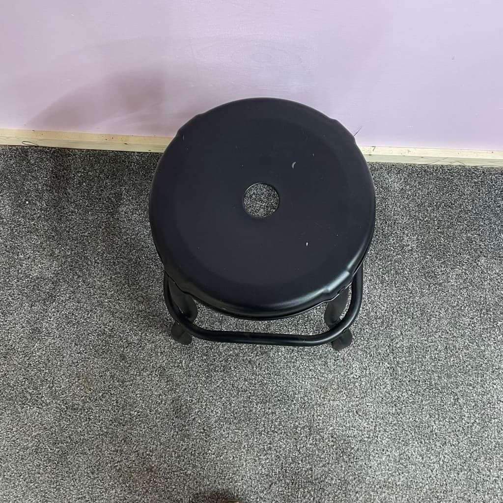 Low Round Metal Stool Tubular Legs Square Base