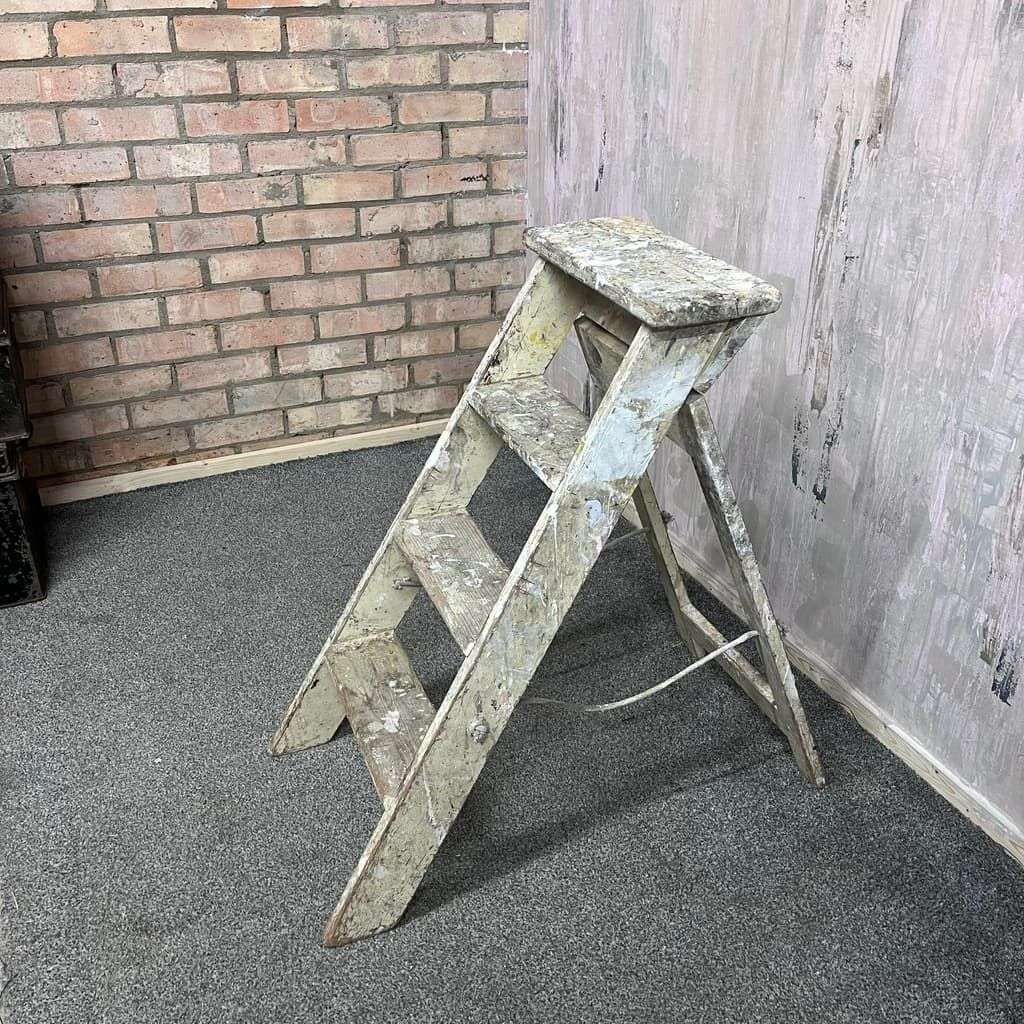 Vintage Painted Stepladder 3 Treads Platform Home Retail Prop