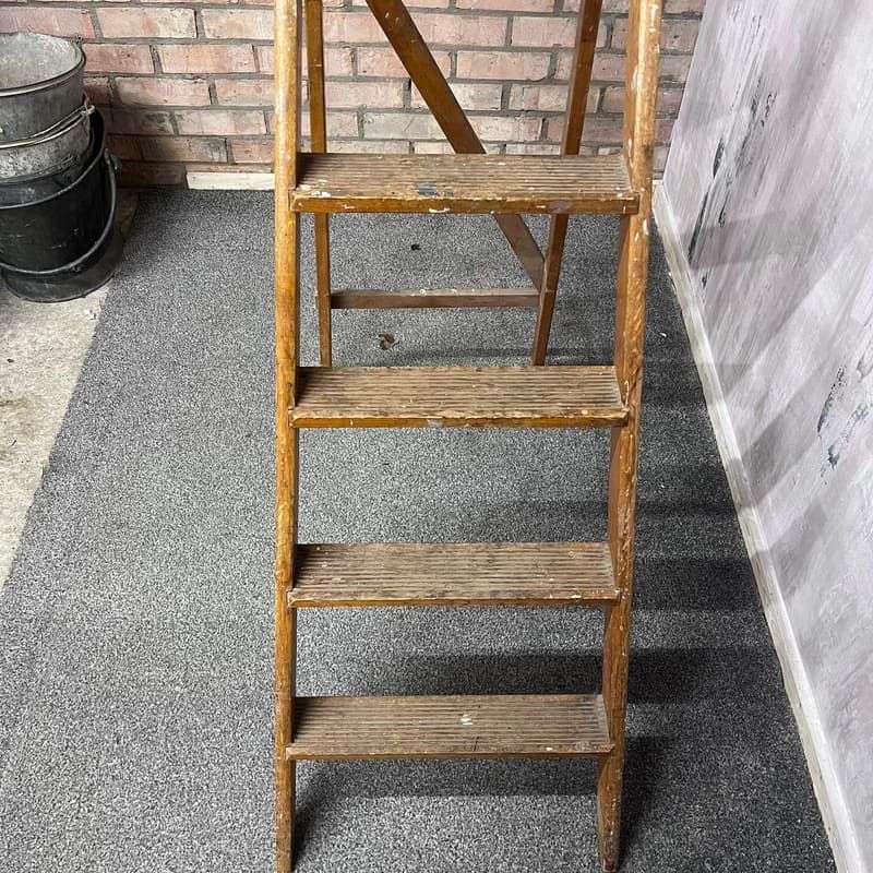 Vintage Pioneer Stepladder Set of 4 Treads With Platform