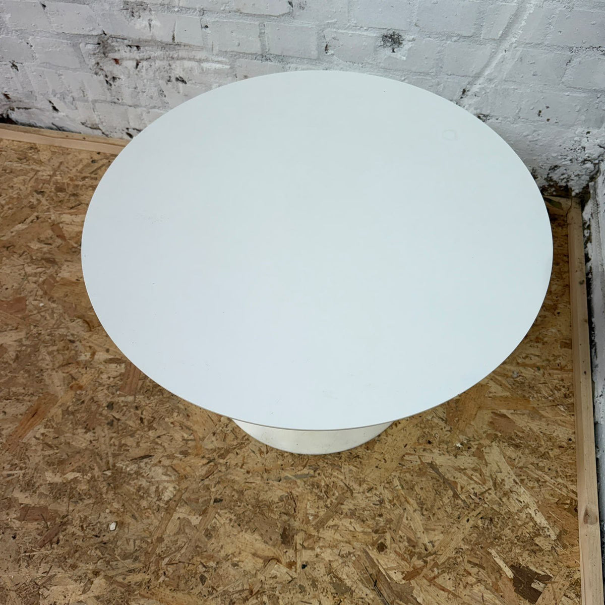 Retro Arkana Bath Tulip White Laminate Side Coffee Table Mid Century