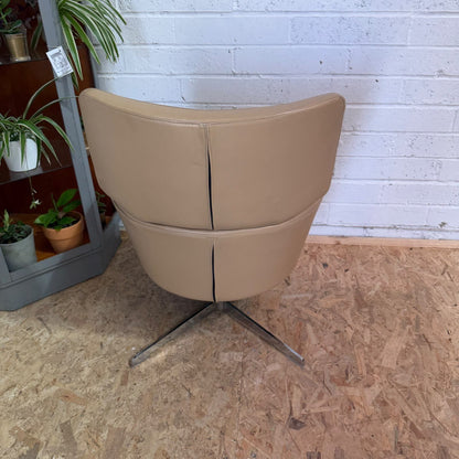 Vintage Retro Cream Leather European? Swivel Chair On Chrome Star Base Tub Shell