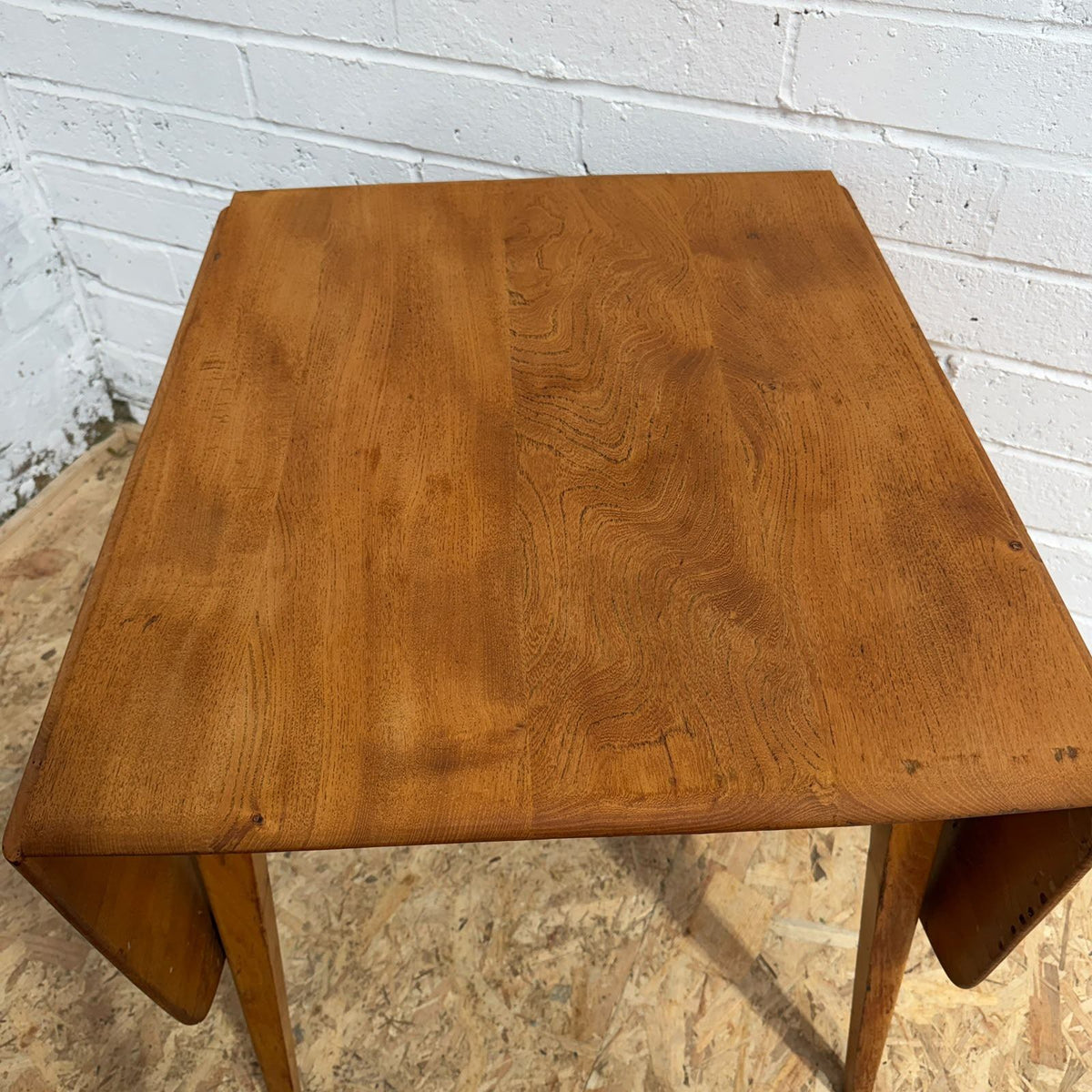 Vintage Ercol Model 492 Dropleaf Gateleg Dining Kitchen Table Seats 2-6