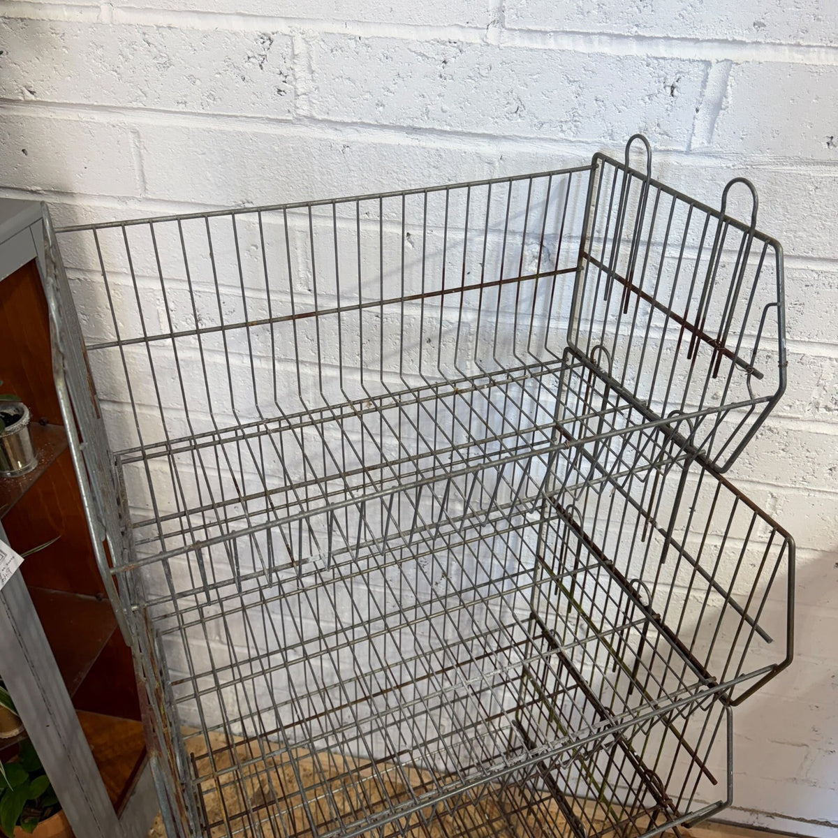 Rustic Graduated Wire Metal Stacking Open Basket Shelving Rack Unit 5 Baskets